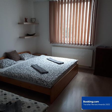 Utulny Apartman V Bratislava 6 Eksteriør billede