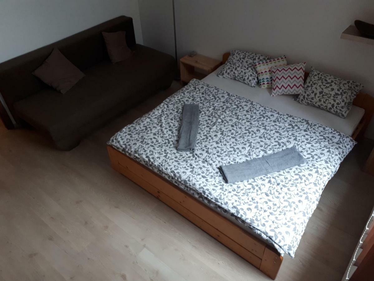 Utulny Apartman V Bratislava 6 Eksteriør billede